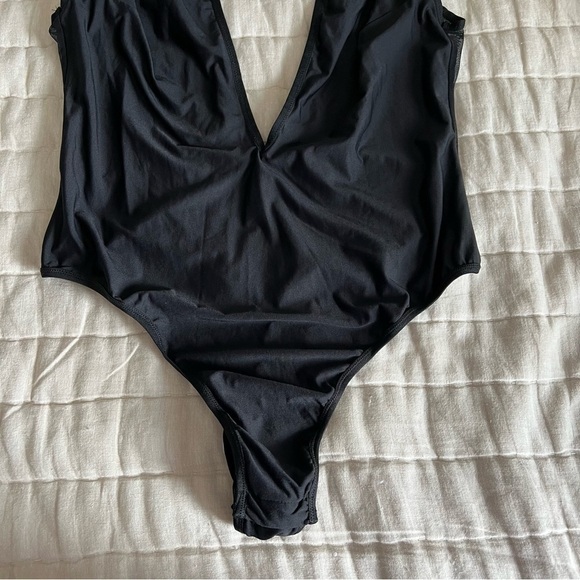 Victoria’s Secret Black Choker High Neck Plunging Neckline Bodysuit Size Large - Picture 5 of 16